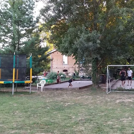 Les De Fiolles Hotel Montans