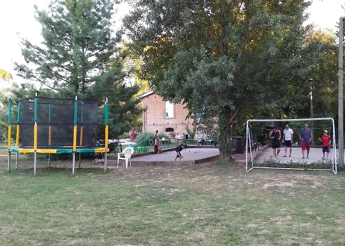 Les De Fiolles Hotel Montans