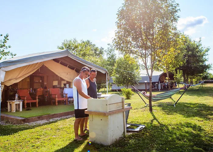 Les De Fiolles Hotel